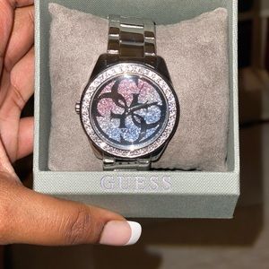NEW IN BOX: GUESS Women’s watch (Silver Sparkle)